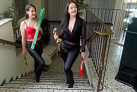 Emma Secret And Lacy Lynn In Le Logistic, Three People Are Hammering Here!